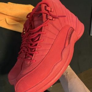Jordan gym red 12s